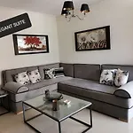 Iris Deluxe 2 Apartment *