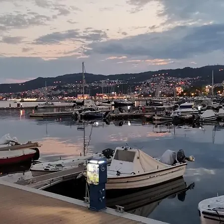 Iris Deluxe 2 公寓 卡瓦拉