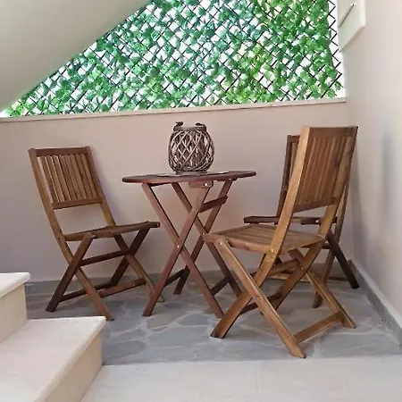 Iris Deluxe 2 דירה *